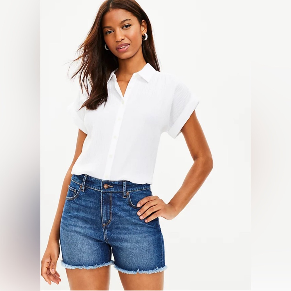 LOFT High Rise Frayed Cut Off Denim Shorts in Staple Mid Indigo Wash Sz 6 (28)